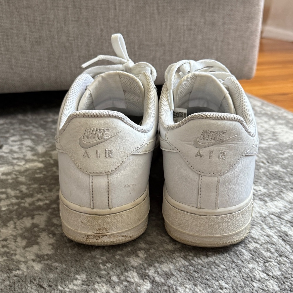 Nike Air Force 1 '07 Men’s Size 11 - Picture 8 of 10